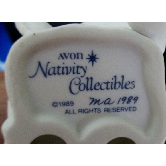 Avon Nativity Collectibles The Cherub Figurine - Vintage 1989 White Porcelain B - Picture 7 of 8